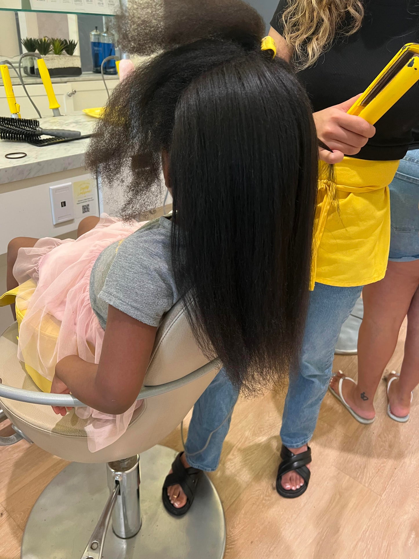 Flourish: Hair growth and scalp stimulator